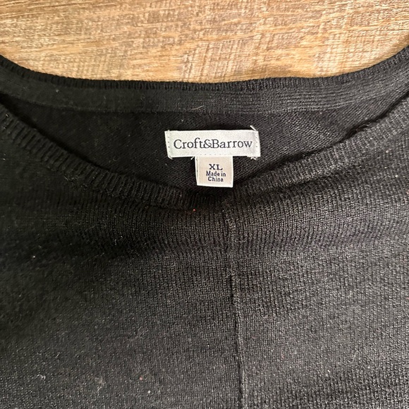 Croft & Barrow Classic Black Crew Neck Sweater - Picture 10 of 11